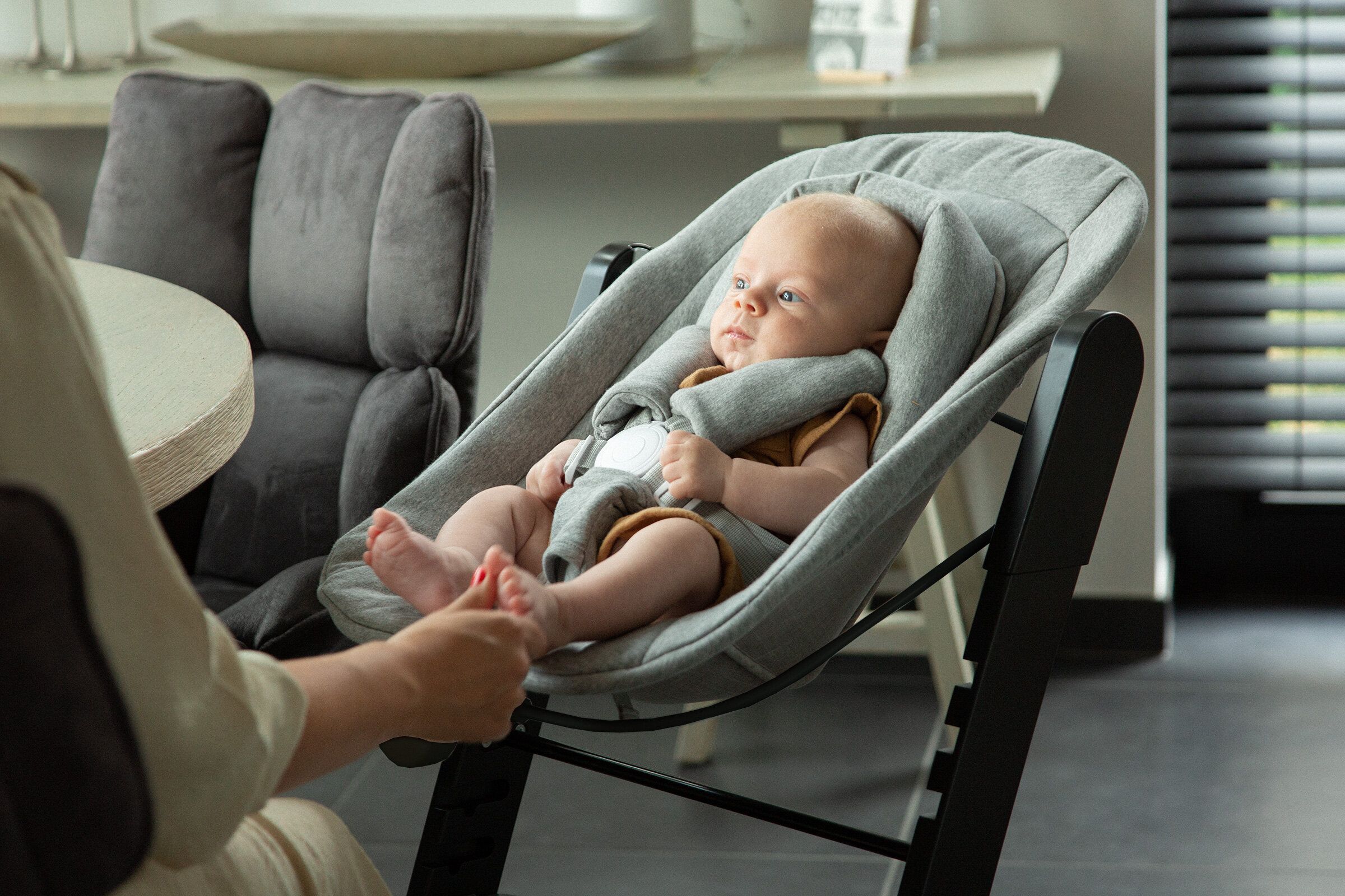 Childhome Evosit vastsündinu iste söögitooli Jersey Black